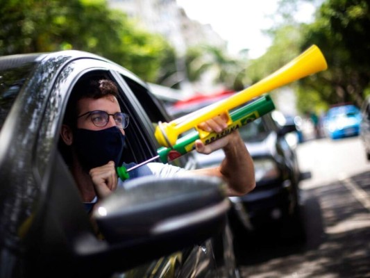 Brasileños exigen destitución de Bolsonaro por manejo de la pandemia