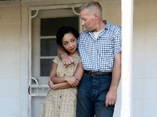 Ruth Negga junto a Joel Edgerton protagonizaron la película Loving, basada en una historia de la vida real.