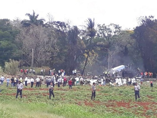 Las primeras imágenes de la tragedia aérea en La Habana, Cuba
