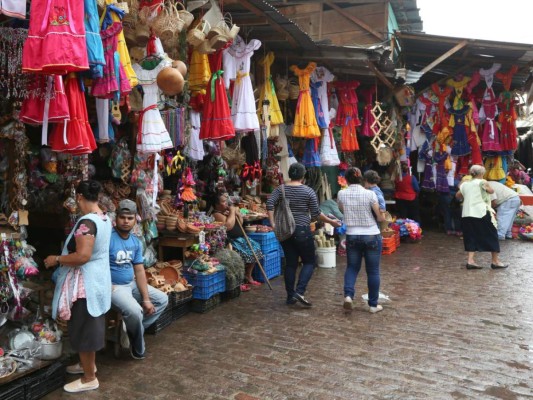 El comercio y las escuelas se preparan para la fiesta en honor al indio Lempira
