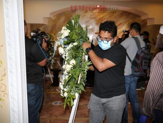 Así fue la caravana que trasladó a Chelato Uclés a la Basílica de Suyapa