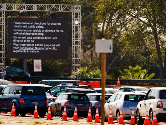 Los Ángeles impone medidas drásticas para contralar nueva amenaza de covid