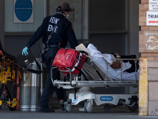 Muertes registradas por coronavirus en EEUU caen a 820