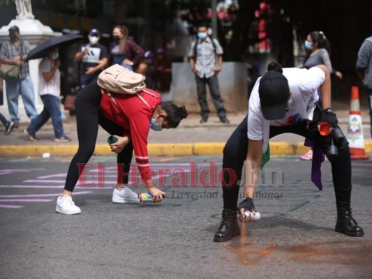 Hondureñas alzan su voz en el Día de la Mujer (FOTOS)
