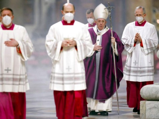 Vaticano podría despedir a quien rechace vacuna para covid