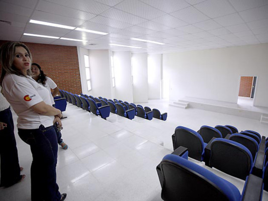 Consultorio Jurídico Gratuito de la UNAH estrena instalaciones en la capital de Honduras