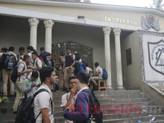 Honduras: Varios colegios deberán recibir clases en feriado morazánico
