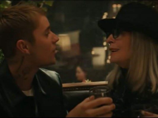 Justin Bieber y Diane Keaton protagonizan el emotivo video de Ghost