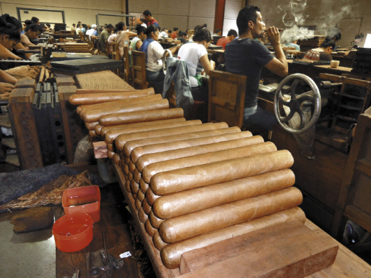 Oriente mira en tabacalera fuerte impulsor de empleo