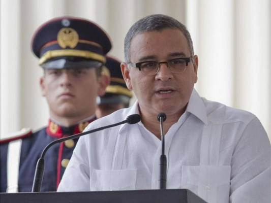Juzgado ordena captura de expresidente salvadoreño Mauricio Funes