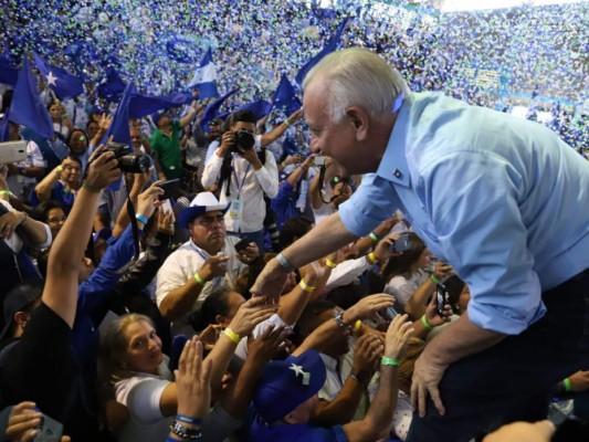 FOTOS: Así pidió JOH cuarta victoria para el Partido Nacional durante convención