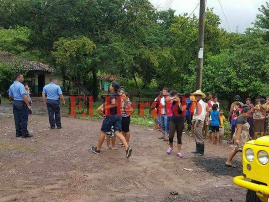 Dos personas muertas y dos rescatadas con vida tras crecida de quebrada El Salto en Goascorán, Valle
