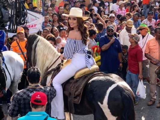 Presentadoras hondureñas que deslumbraron en el carnaval de La Ceiba este 2019