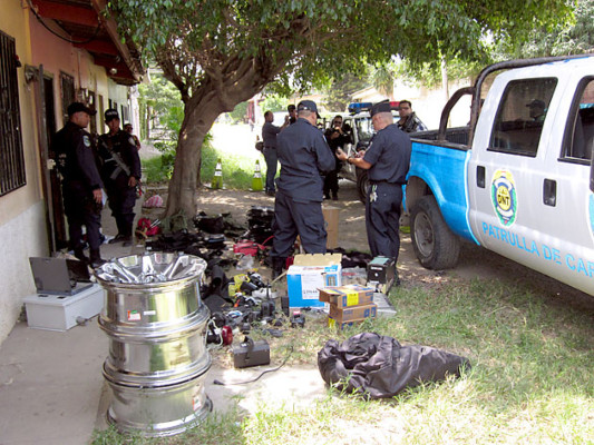Policía investiga operaciones de presunta red criminal internacional en Honduras