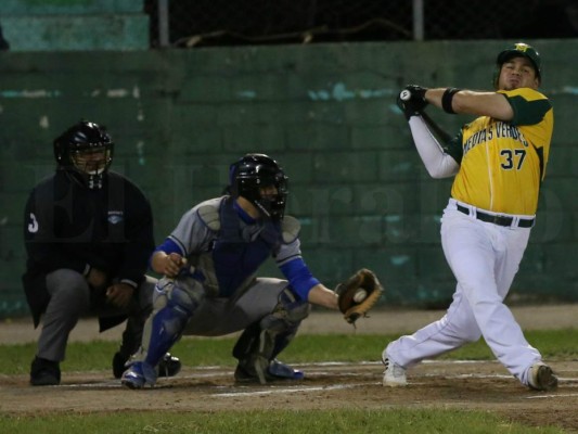 Medias Verdes recupera el trono del béisbol capitalino al vencer a FAH en quinto juego
