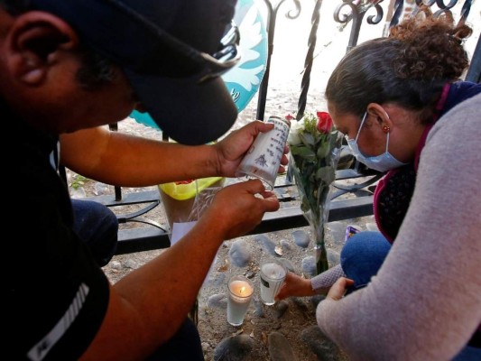 Con lágrimas y serenata al lado de la Virgen de Guadalupe : así despidieron a Vicente Fernández, el ídolo de las rancheras