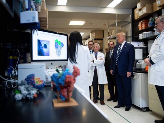 Sube a nueve el balance de muertes en EEUU por el nuevo coronavirus