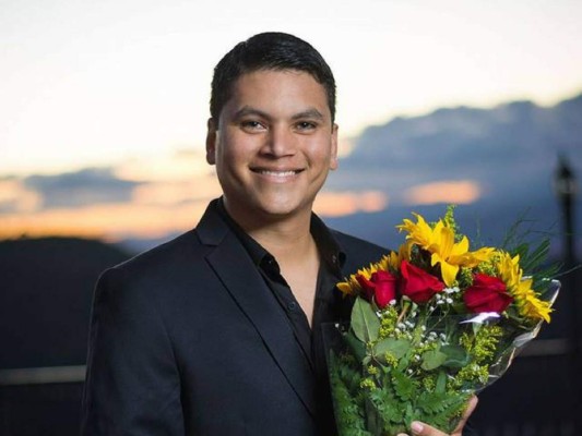 'Voy a Robarte el Corazón' de Roberto Oseguera ya es todo un éxito en Honduras