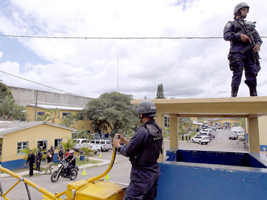 Vinculan a dos reos del penal de Danlí