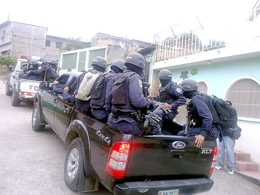 Policía recupera diez viviendas ocupadas por pandilleros en la capital de Honduras