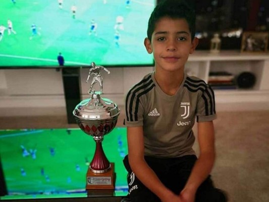 Cristiano Ronaldo Jr. emociona al delantero de la Juventus tras ganar su primer trofeo&nbsp;&nbsp;
