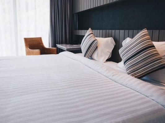 Colocan chips en sábanas de hoteles de lujo chinos para verificar su higiene