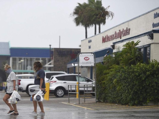 FOTOS: Huracán Hanna golpea fuerte a Texas, que ya lidia con pandemia