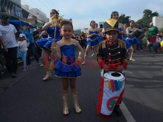 Los más pequeños también muestran su fervor patrio