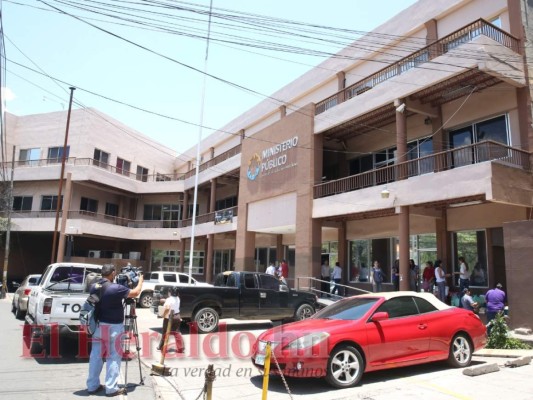 La Ufecic secuestra documentos en la Casa Presidencial