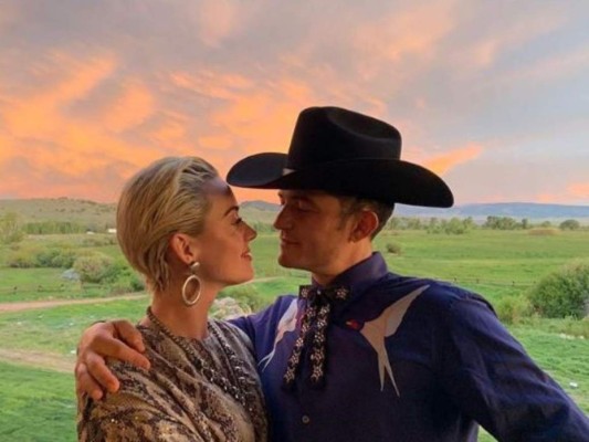 Katy Perry pone a prueba a su novio Orlando Bloom en una radio en vivo