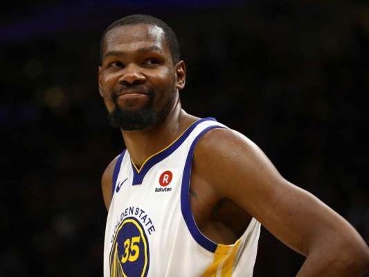 Warriors derrota a los Cavaliers 110-102 y se ponen a un paso de su tercera corona