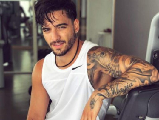 Se burlan de Maluma por sus pies