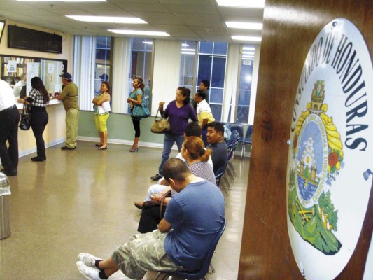 Estudian reformas para la modernización de consulados