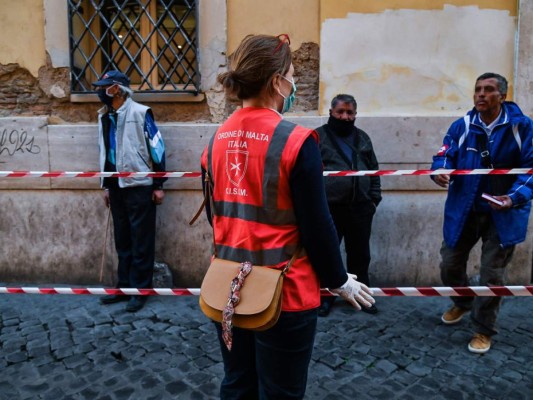 Luto y drama en una Italia arrodillada ante coronavirus; van 4,000 muertos