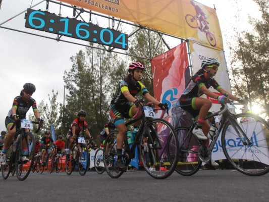 FOTOS: Así se vivió el inicio de la séptima Vuelta Ciclística de EL HERALDO