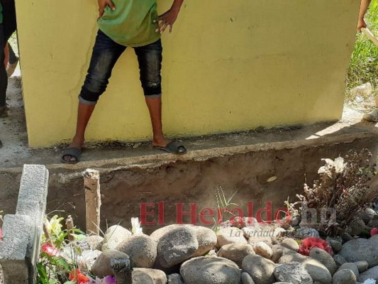 FOTOS: Doloroso entierro de niño asesinado por ladrones en Choluteca