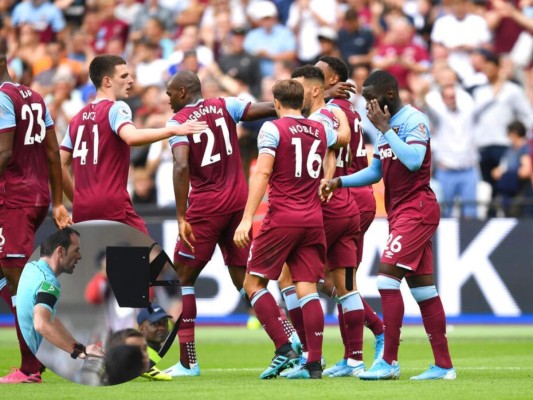 Premier League admite errores arbitrales, incluso con VAR&nbsp;&nbsp;