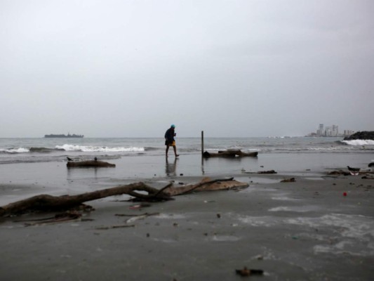 Tormenta Tropical Franklin gana fuerza y se convierte en huracán categoría 1