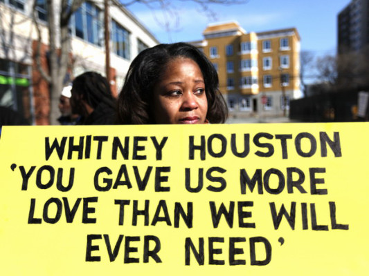 Despiden restos de Whitney Houston