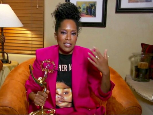 FOTOS: Los mejores looks de los premios Emmy virtuales