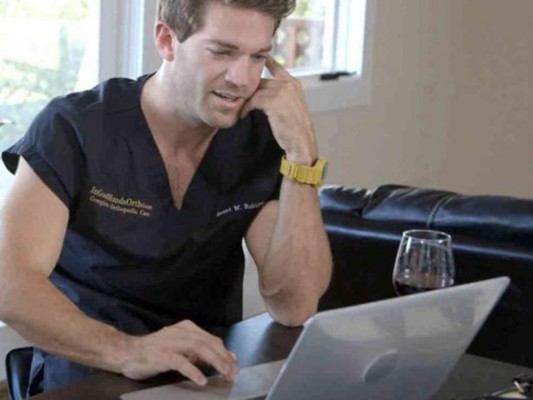 Médico y su novia son acusados de violación de mujeres en Estados Unidos &nbsp;