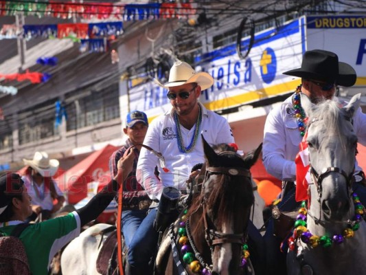 FOTOS: Color y fiesta en el carnaval de La Ceiba