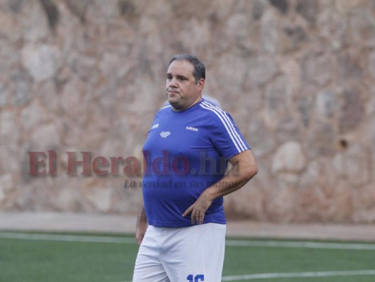 FOTOS: Presidente de la FIFA se viste de futbolista y juega en El Birichiche