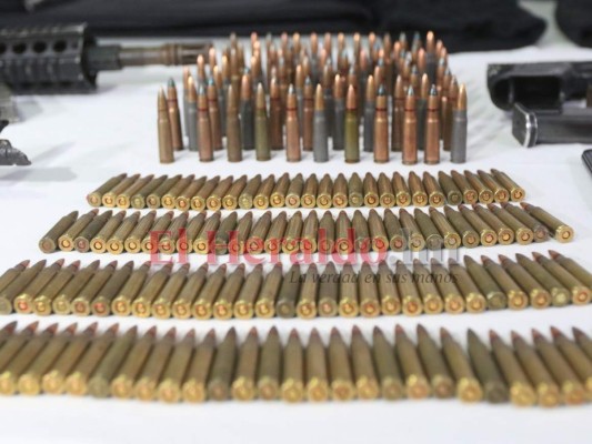 Armas, droga y falsa indumentaria policial hallan a mareros ligados a 'El Porky”