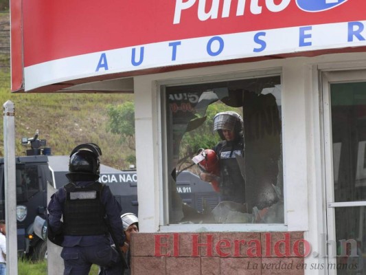 FOTOS: Así fue el violento enfrentamiento en el bulevar de las Fuerzas Armadas