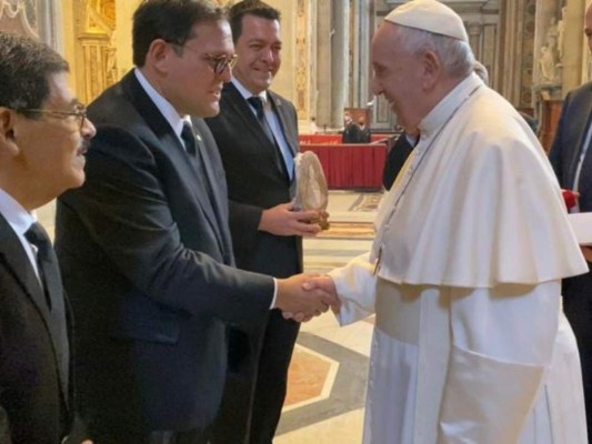 Lisandro Rosales solicita apoyo al Papa para la reconstrucción de Honduras