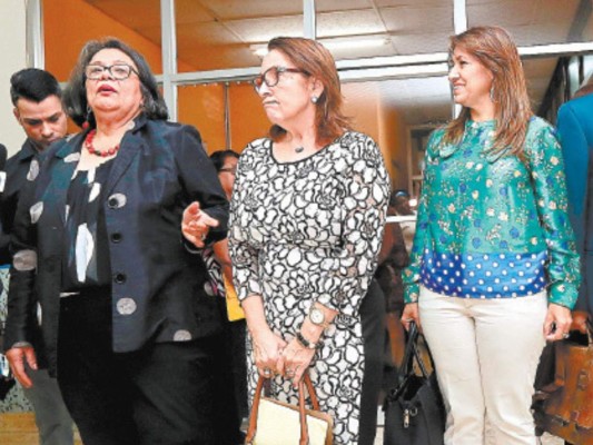 Establecen plazos para resolver crisis en los hospitales