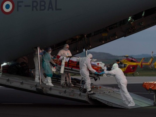 Mujer evitó despedirse de su esposo con Covid-19 y revela la razón