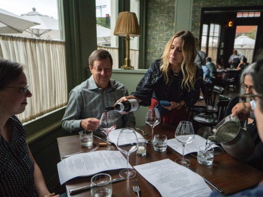 'Hay una gran escasez de trabajadores”: Restaurantes de California no consiguen empleados&nbsp;&nbsp;