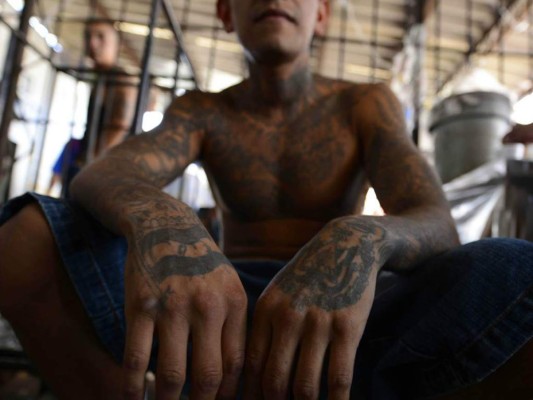 Diez pandilleros se fugan de un calabozo de policía en El Salvador